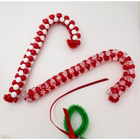 Handmade Beaded Christmas Tree Ornaments Wreath Candy Cane Lot of 7 - Picture 8 of 9